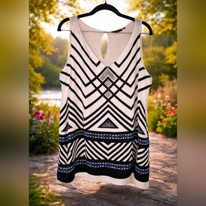 APT 9 Black and White Sleeveless Top